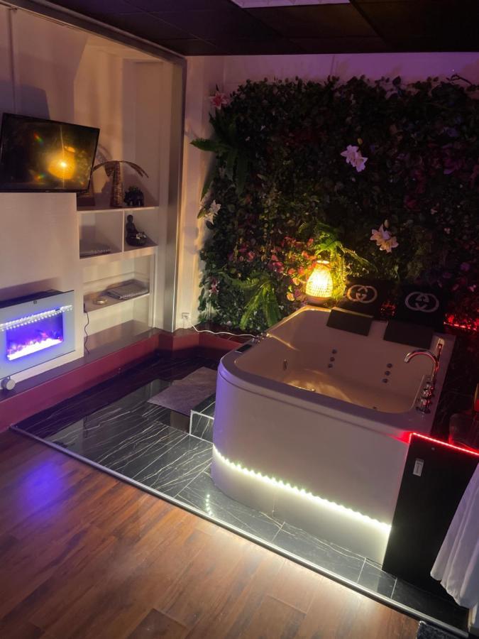 شقة باريس  في Jacuzzi 9Em المظهر الخارجي الصورة